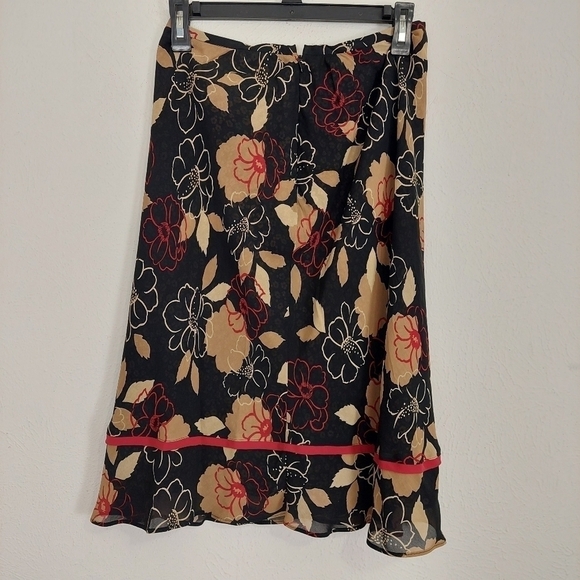 LOFT Ann Taylor Pencil Skirt Black Floral Multicolor Lined, Zip Women's Size 2. - Picture 2 of 8